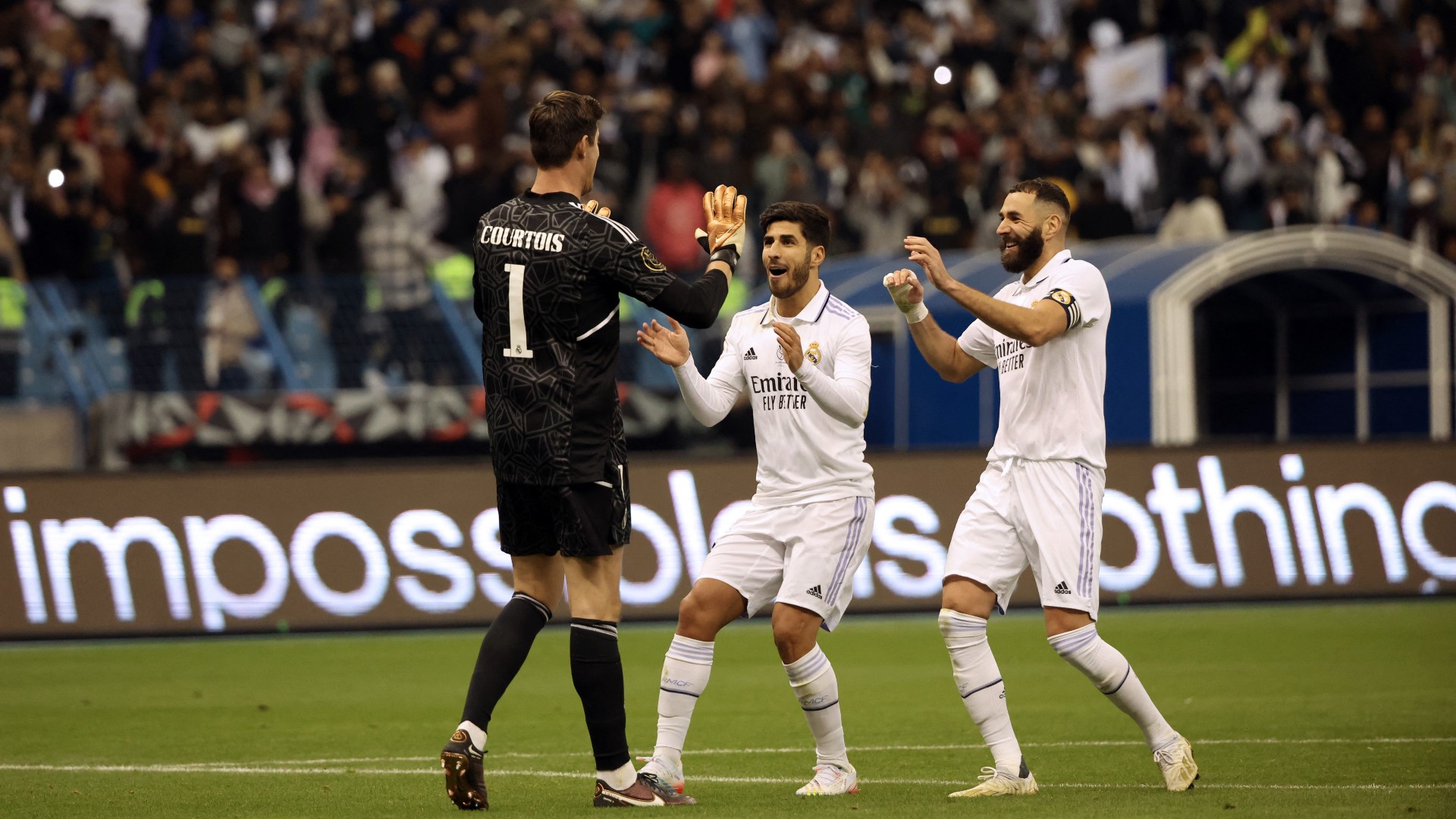 Real Madrid scrapes past Valencia to reach final