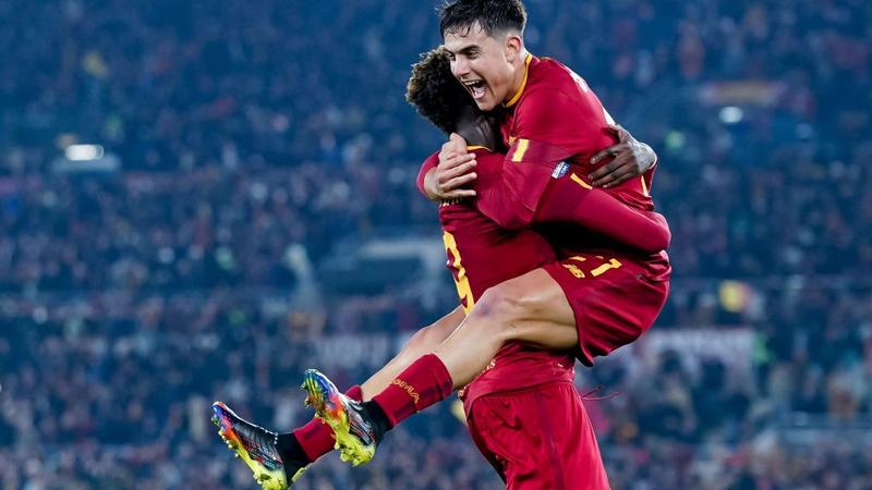 Dybala delights as Roma beats 10-man Fiorentina