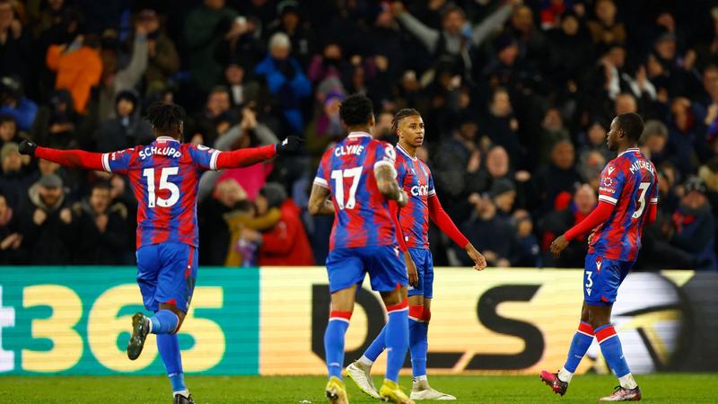 Olise's wonder-strike forces Man Utd to settle for Palace draw