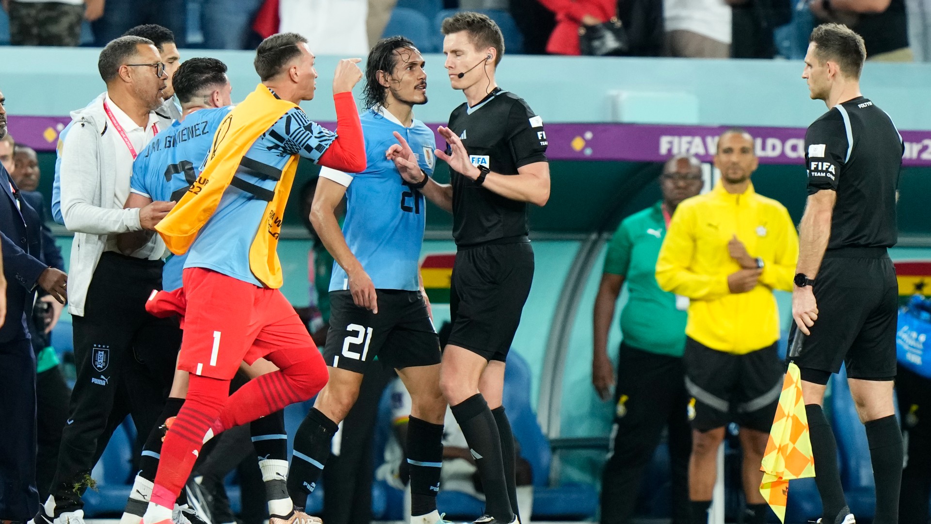 Cavani, Godin and Uruguay punished by FIFA