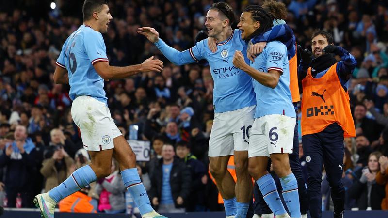 Ake strike sees Man City lay down marker on Arsenal