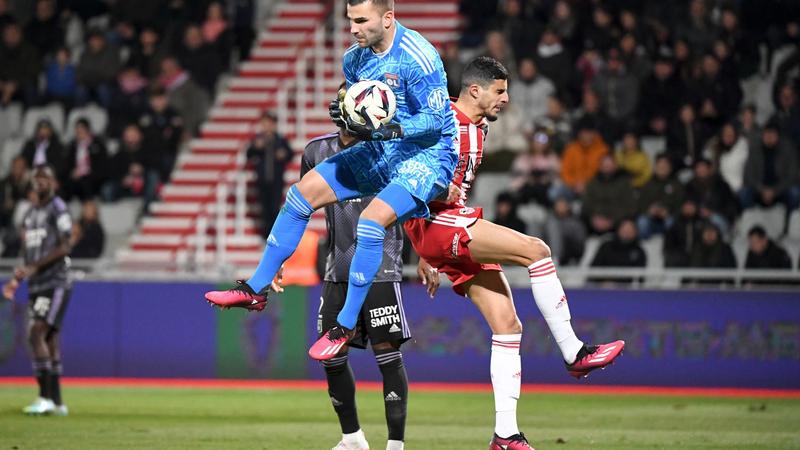 Bousculé, Lyon s'impose à Ajaccio