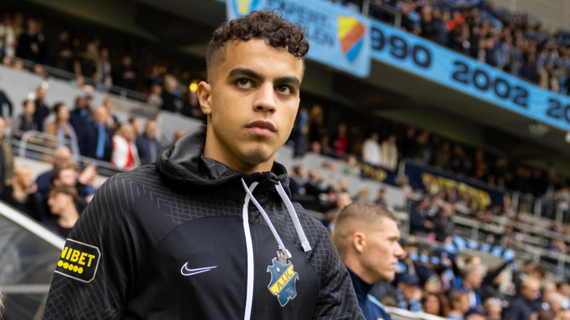 Brighton signs midfielder amid Caicedo speculation