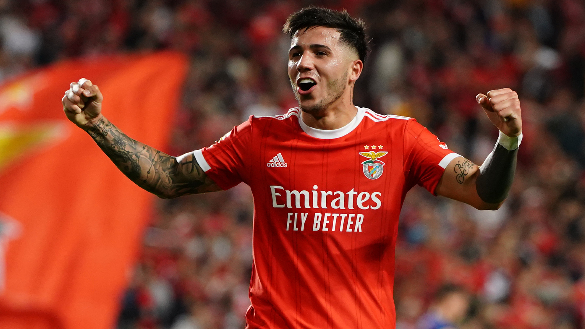 Chelsea signs Enzo Fernandez for record fee