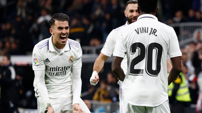 Madrid beat Valencia but Benzema off injured