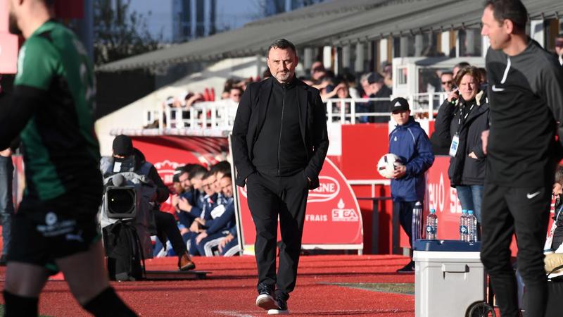 Franck Haise peste contre l'arbitrage à Brest !