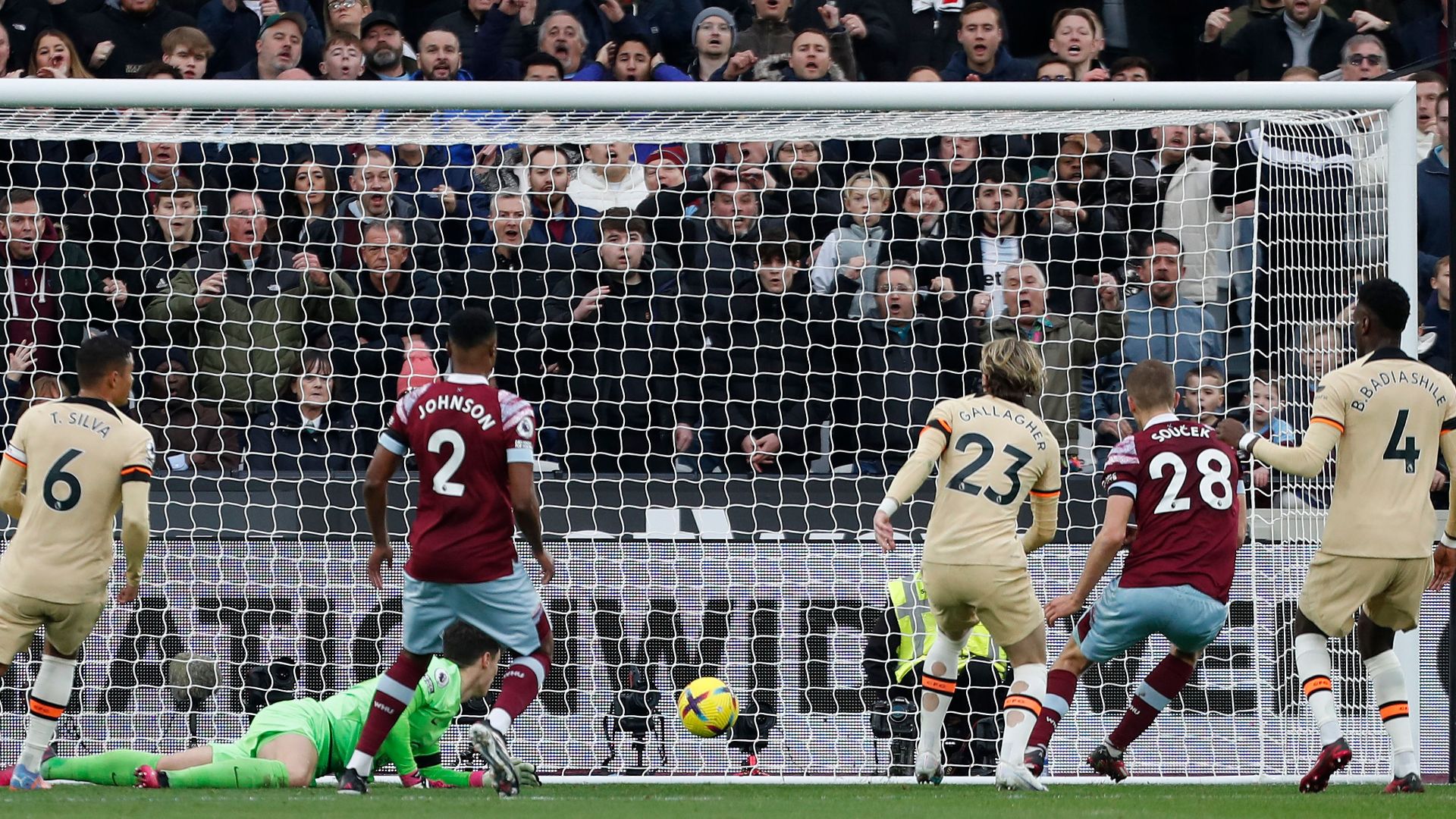 Late VAR reprieve spares Chelsea blushes