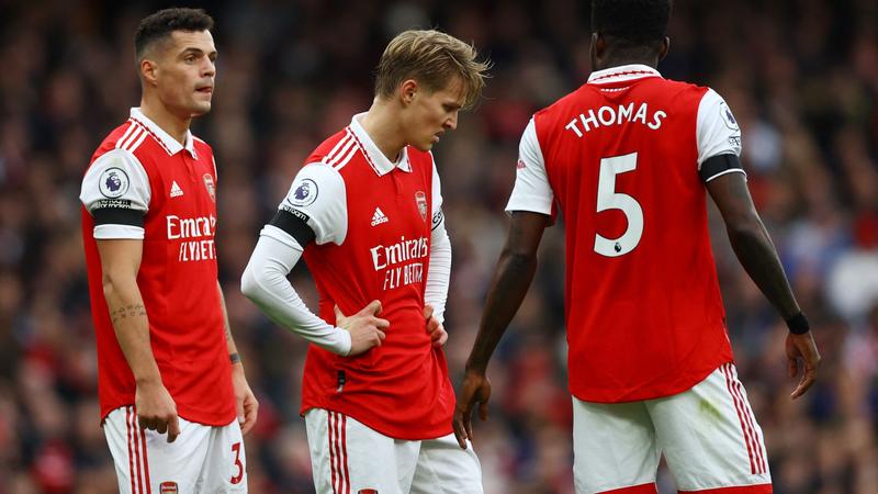 Premier League leaders Arsenal held, Spurs thrashed
