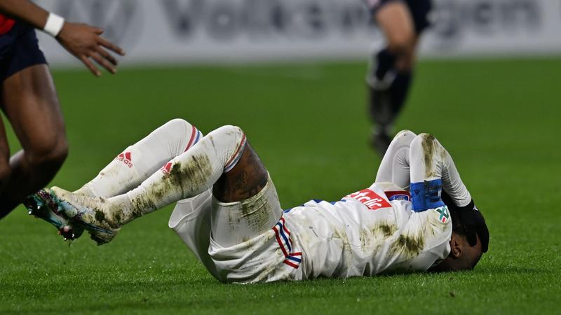 OL : Alexandre Lacazette finalement absent moins longtemps que prévu ?