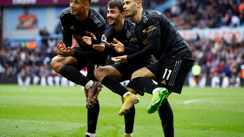 Arsenal regain top spot after dramatic finish sinks Villa