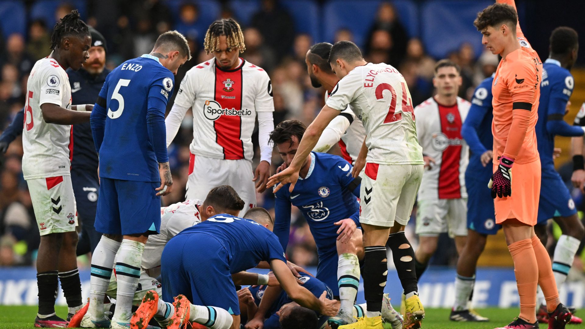 Sickening Azpilicueta injury adds to slumping Chelsea's misery