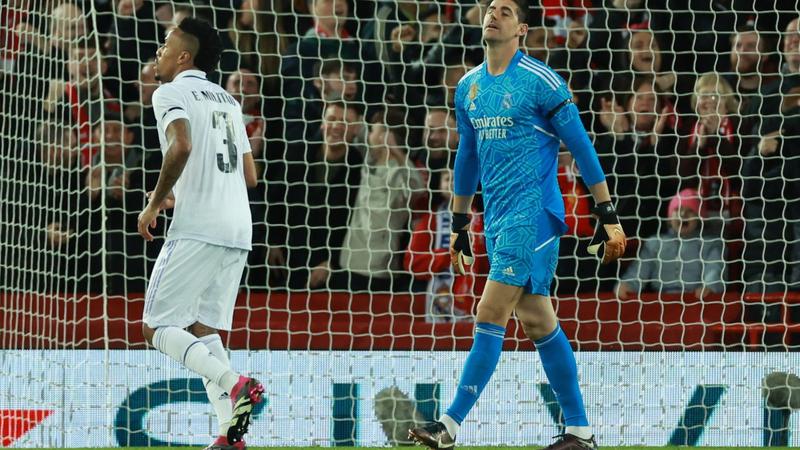 Ligue des Champions - Les grosses boulettes de Courtois et Alisson !