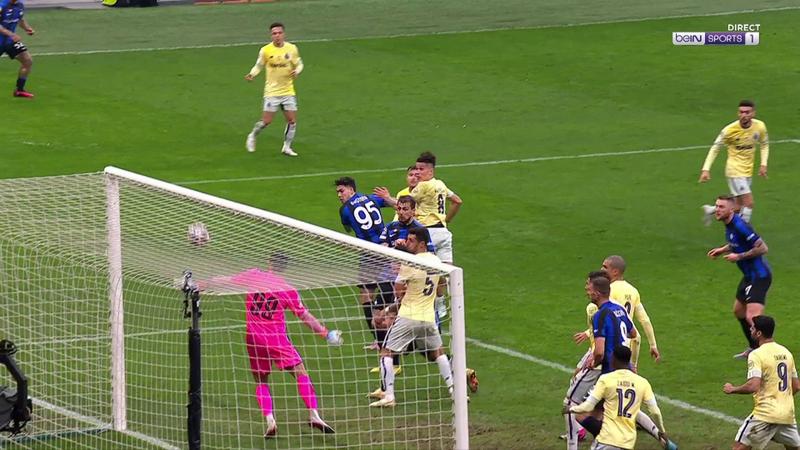 Ligue des Champions : L'arrêt exceptionnel de Diogo Costa sur une tête de Bastoni