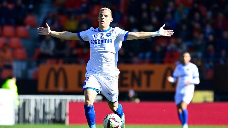 Auxerre escape the relegation zone after their second consecutive win