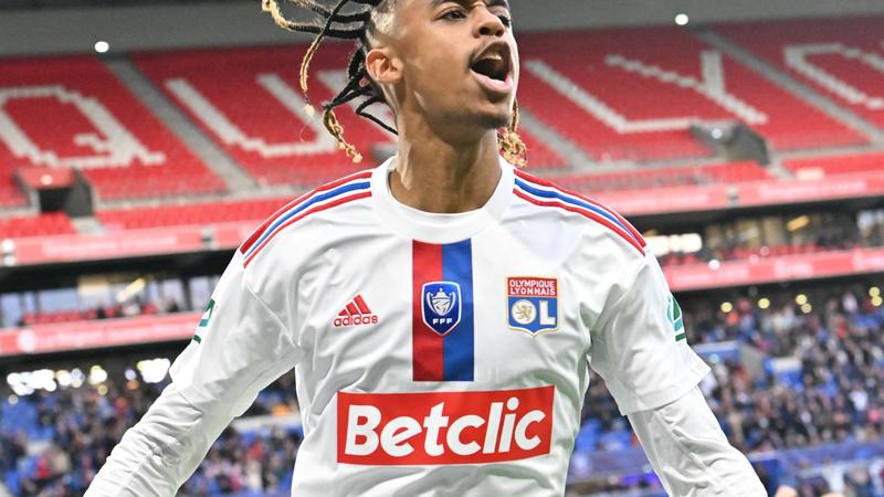 Coupe de France : Bradley Barcola, la nouvelle pépite de l'OL, ouvre le score contre Grenoble !