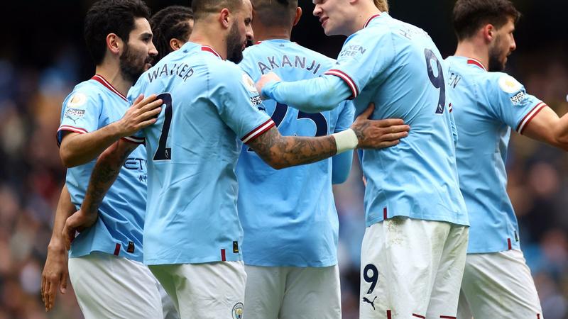 Man City see off Newcastle to keep pressure on Gunners