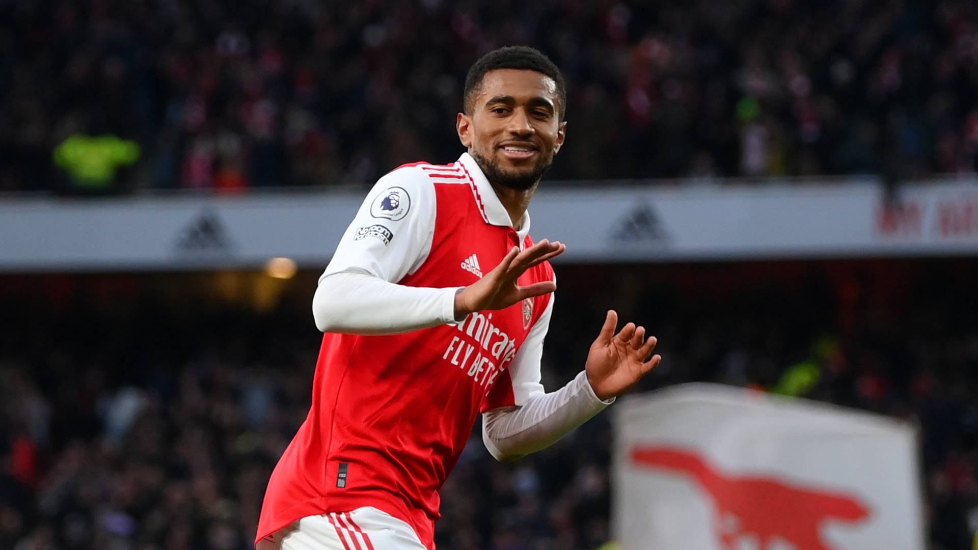 Arsenal pulls off stunning comeback win