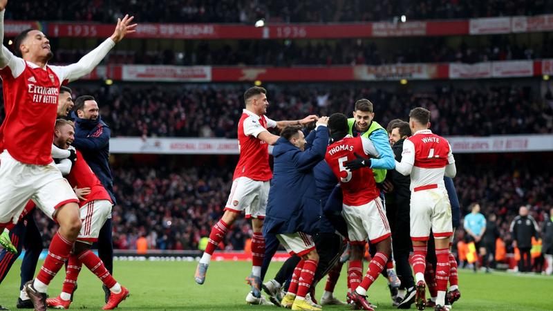 Arsenal stage thrilling fightback to maintain five-point lead over Man City