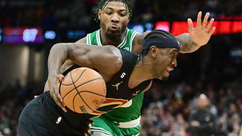 Cavs sink Celtics in overtime, Sixers roll on