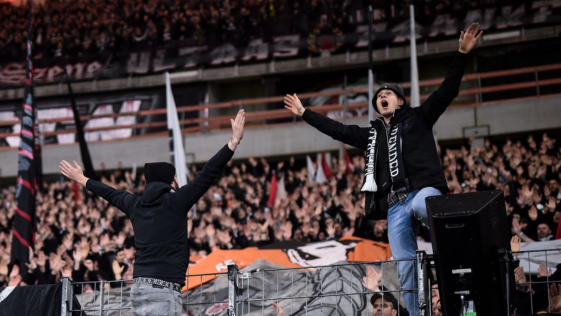 Frankfurt fans banned from Napoli clash