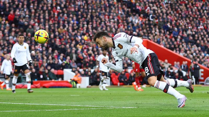 Ten Hag sticks with Fernandes as United captain after Liverpool pain