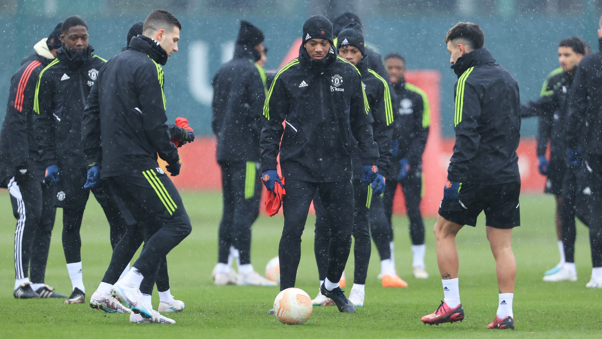 Martial resumes Man United training