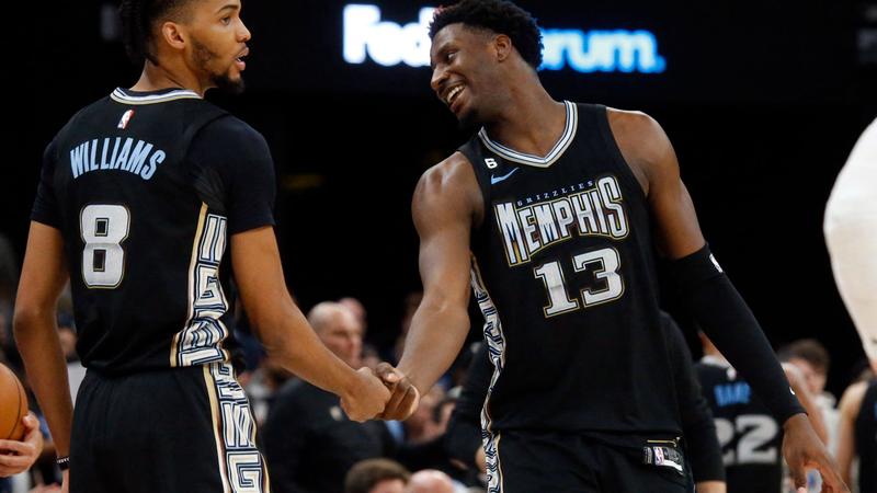 Grizzlies rout Warriors, Bucks hold off Nets