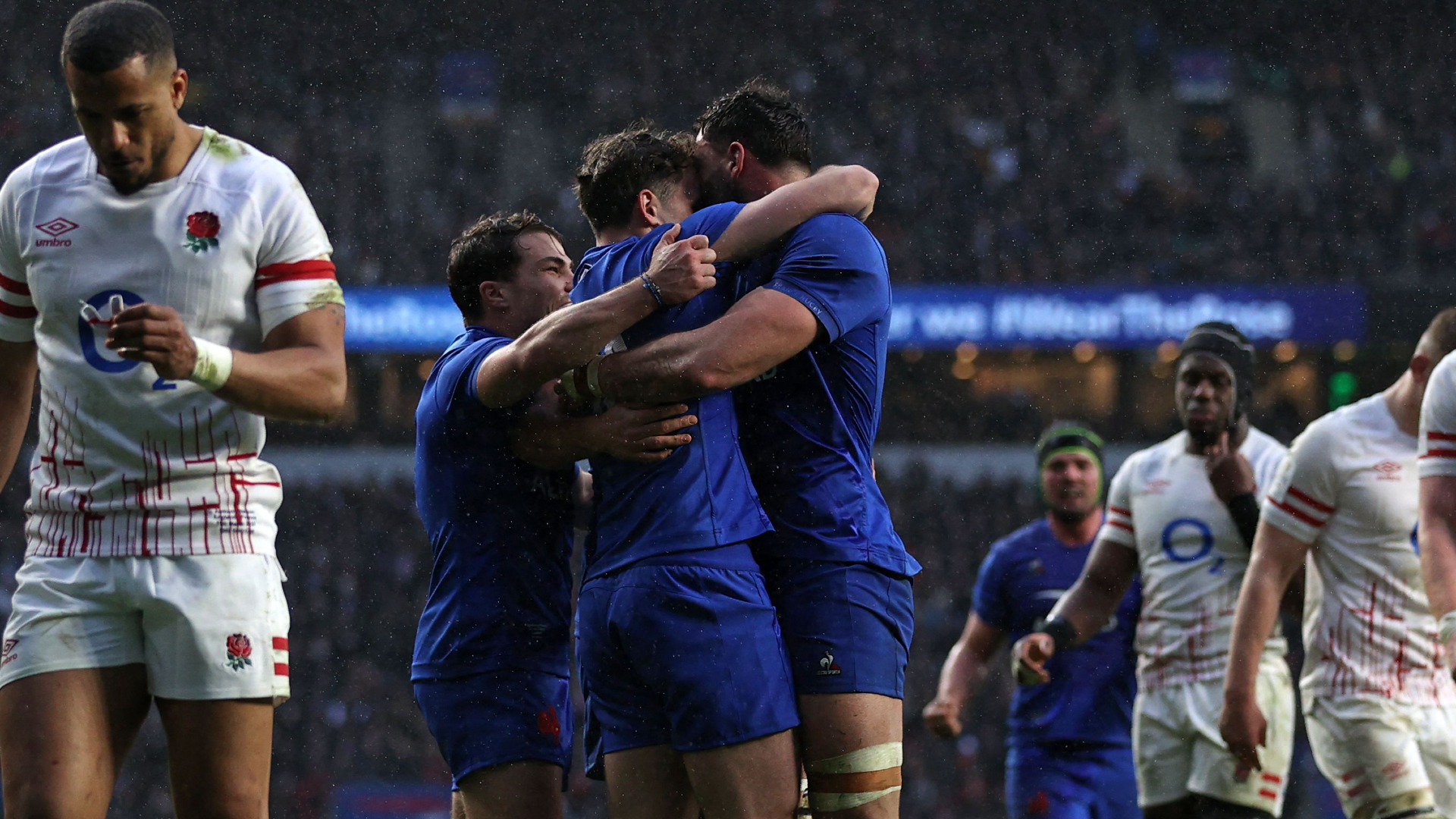 France ends Twickenham drought in record style