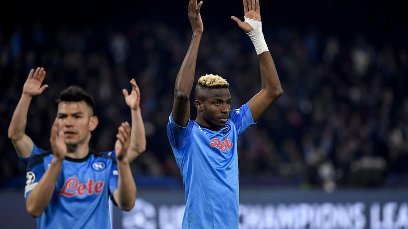 Ligue des Champions : Naples bat largement Francfort et voit les quarts pour la première fois !