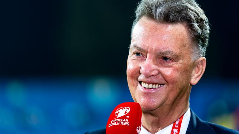 "Tous avec toi", le monde du foot soutient Van Gaal, atteint d'un cancer