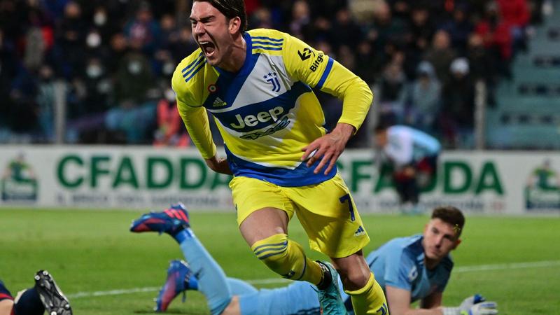 Serie A - Vlahovic délivre la Juve en Sardaigne !