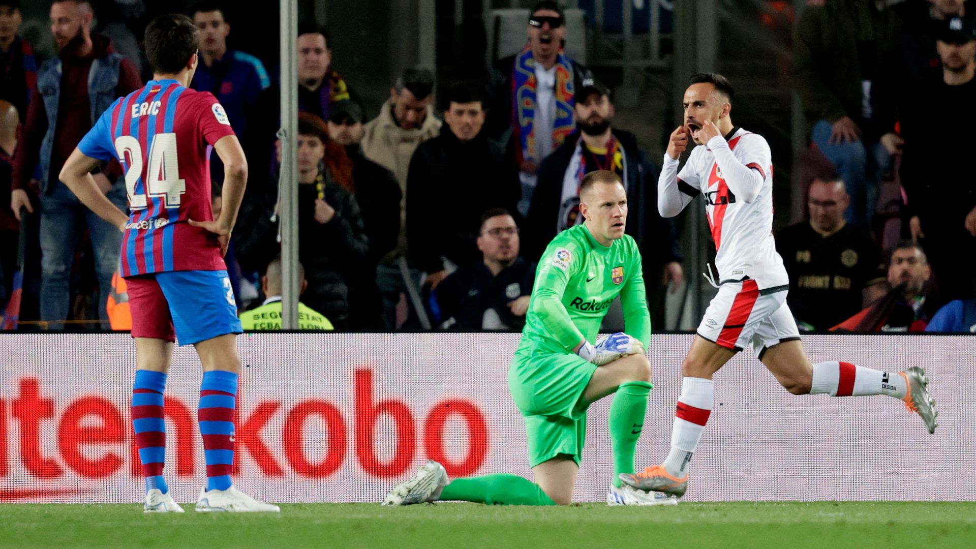 Barca's shock loss puts Madrid on cusp of title