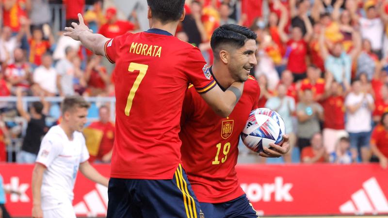 Spain move top of Group 2 with win over Czech Republic