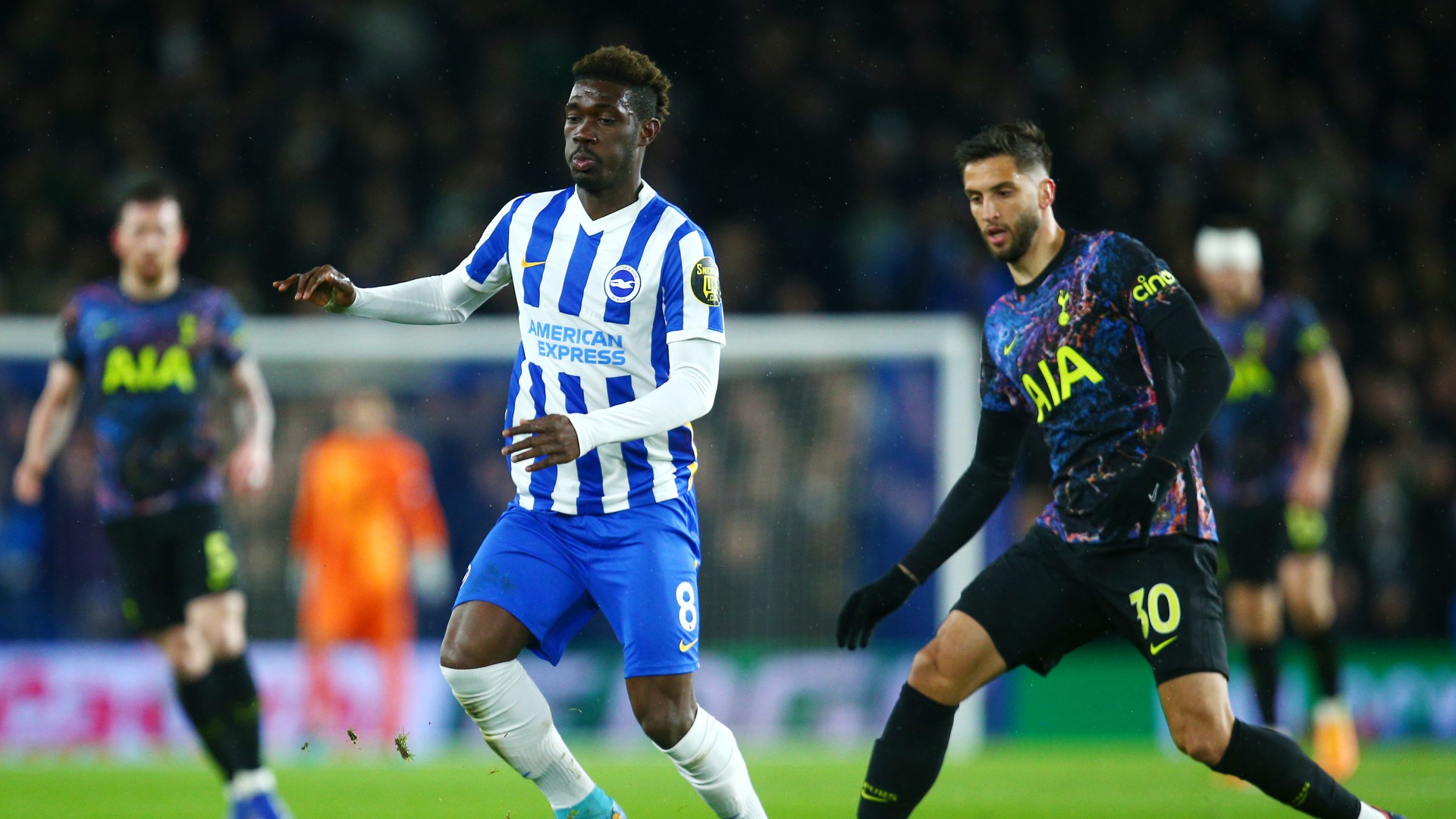 Tottenham sign Brighton midfielder Bissouma