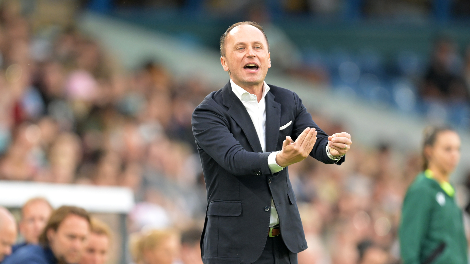 Dutch coach pumps up England's Euro chances