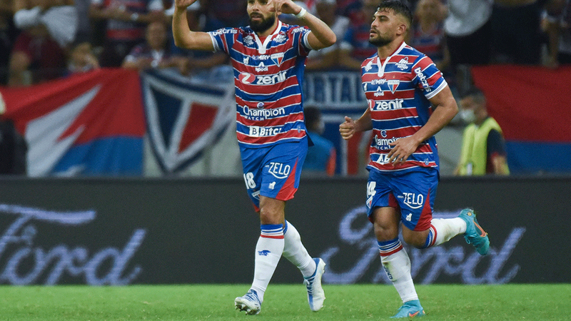 All square in Fortaleza thriller