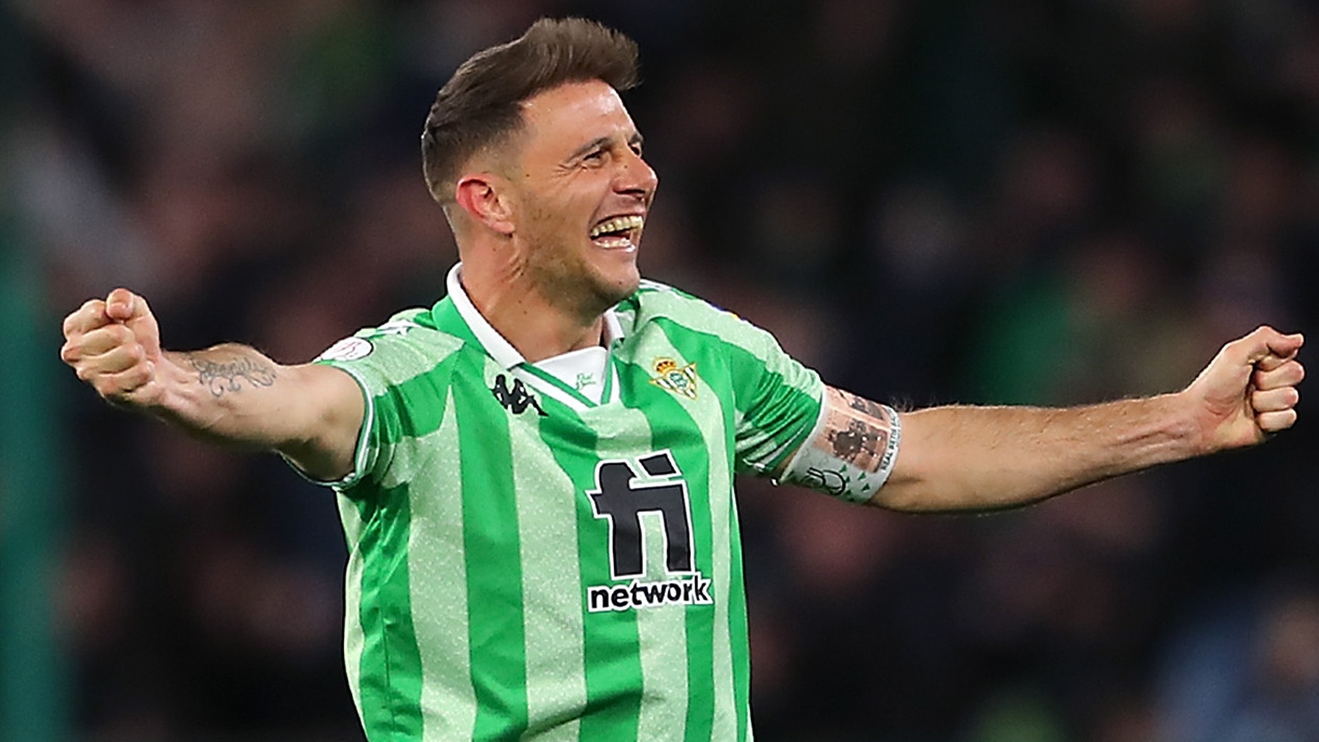 Betis legend Joaquin re-signs on for one more year