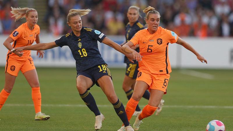 Holder Netherlands stutters in Euros opener
