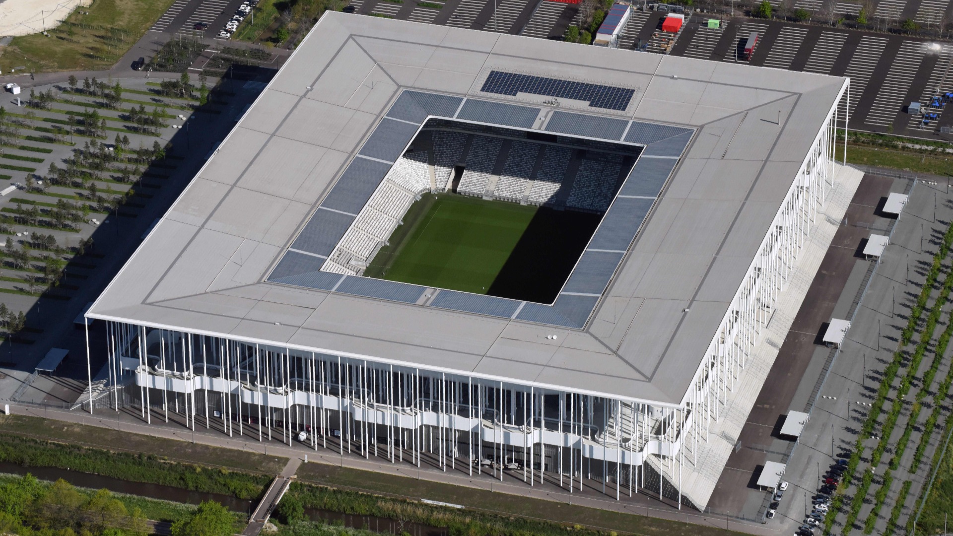 Bordeaux cleared to play in Ligue 2 days out from season