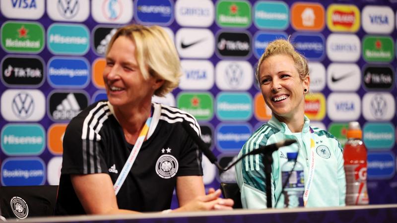Pressure on England for women's Euro final, says German boss Voss-Tecklenburg