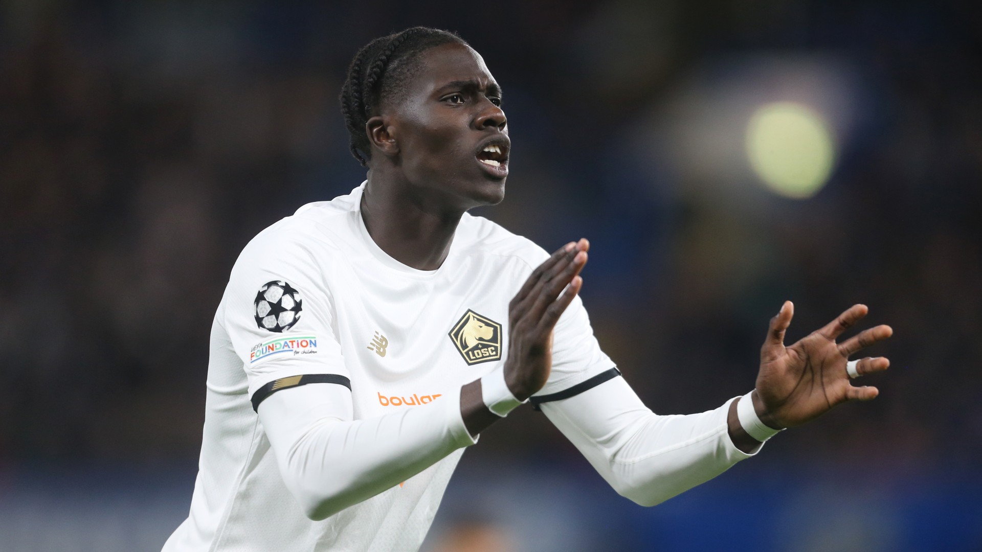 Everton sign highly rated youngster Onana from Lille