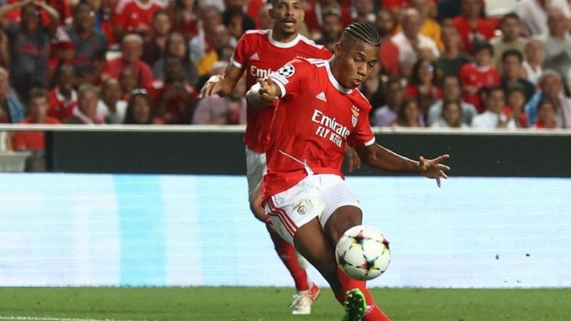 Benfica's Neres ends Dynamo Kyiv's Champions League hopes