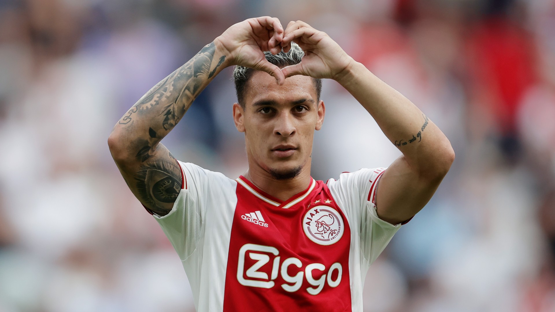 Rumor Has It: Man Utd preparing another Antony bid