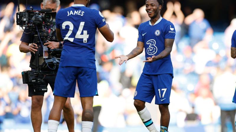 Sterling sparkles in Chelsea win over Leicester