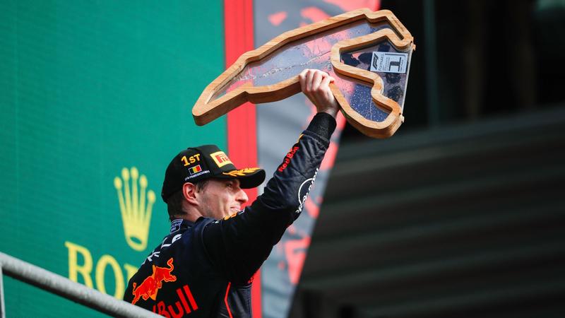 'Untouchable' Verstappen cruises in Belgium to tighten grip on second title