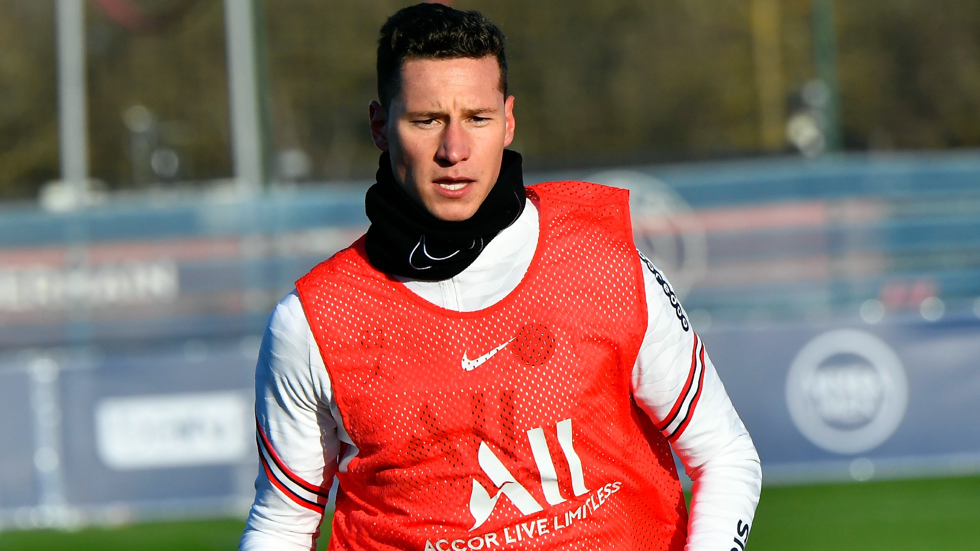 PSG midfielder Draxler joins Benfica on loan