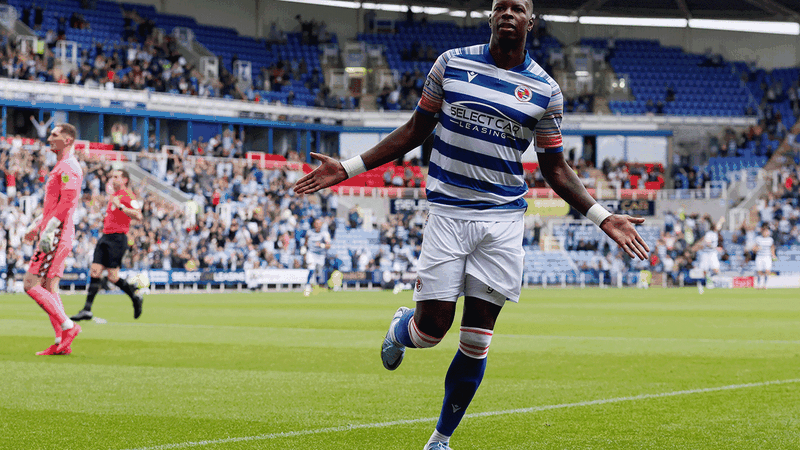 'Keeper howler gifts rampant Reading