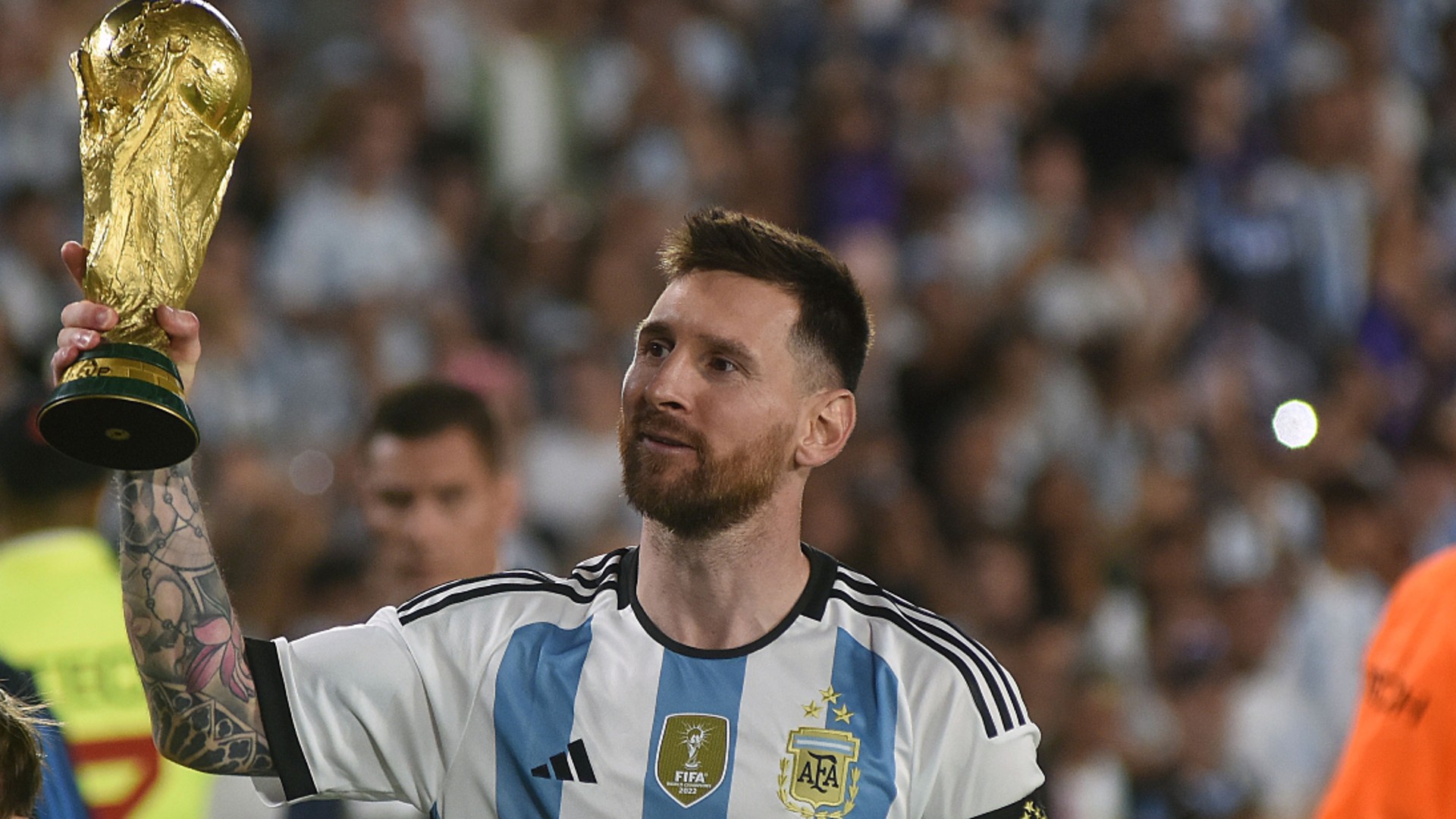 Messi honoured by Argentina