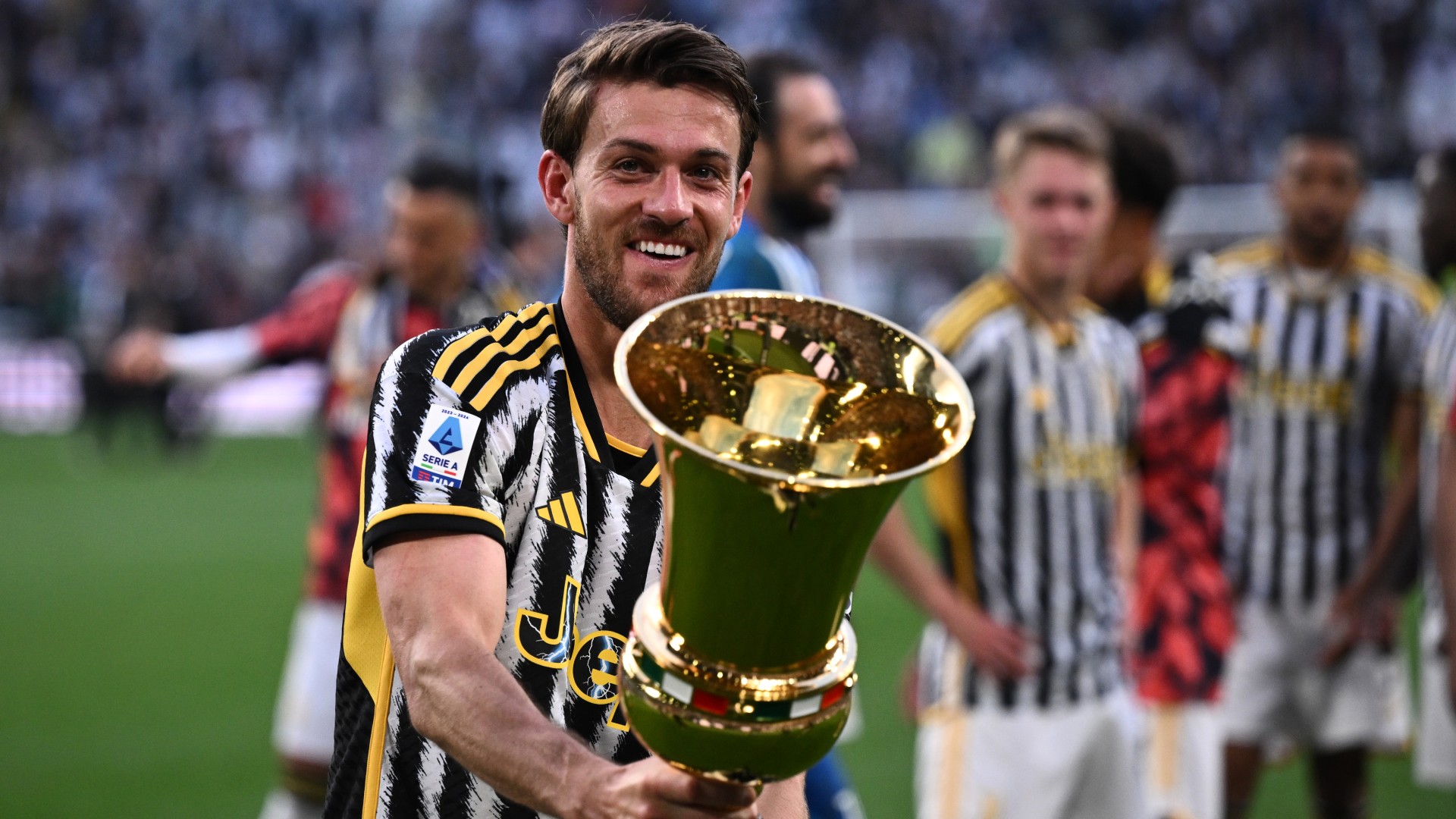 Rugani joins Ajax on loan