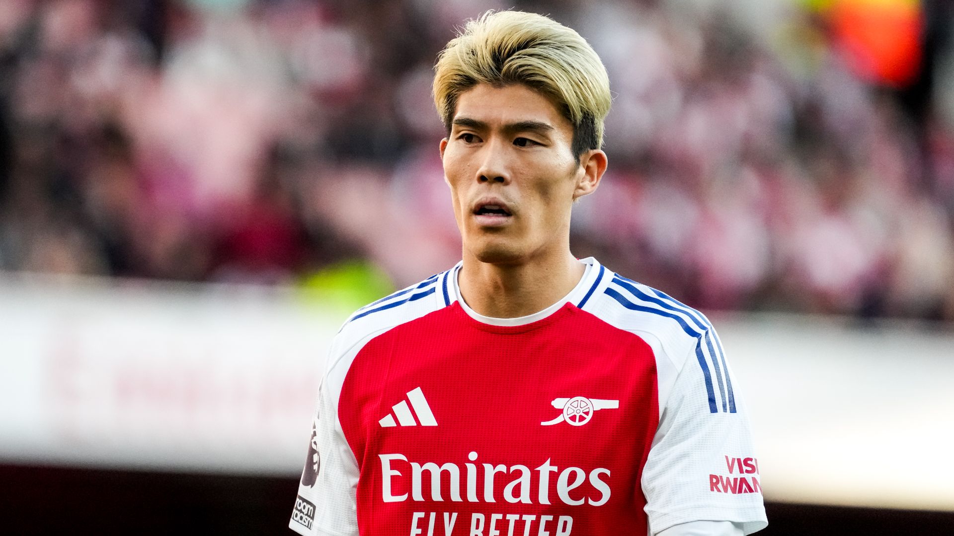 Tomiyasu undergoes knee surgery